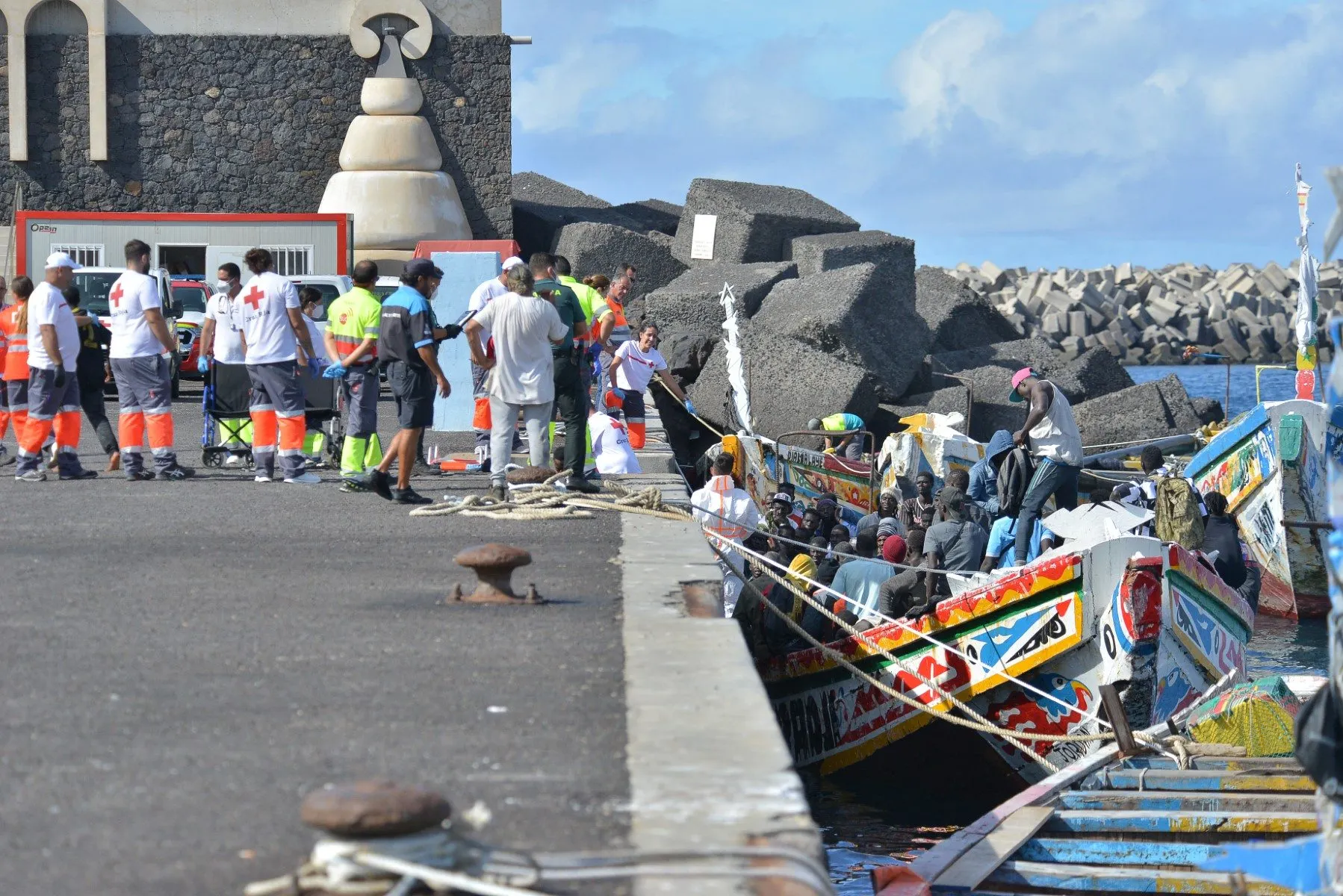 European countries agree to set up migrant 'return hubs' outside EU