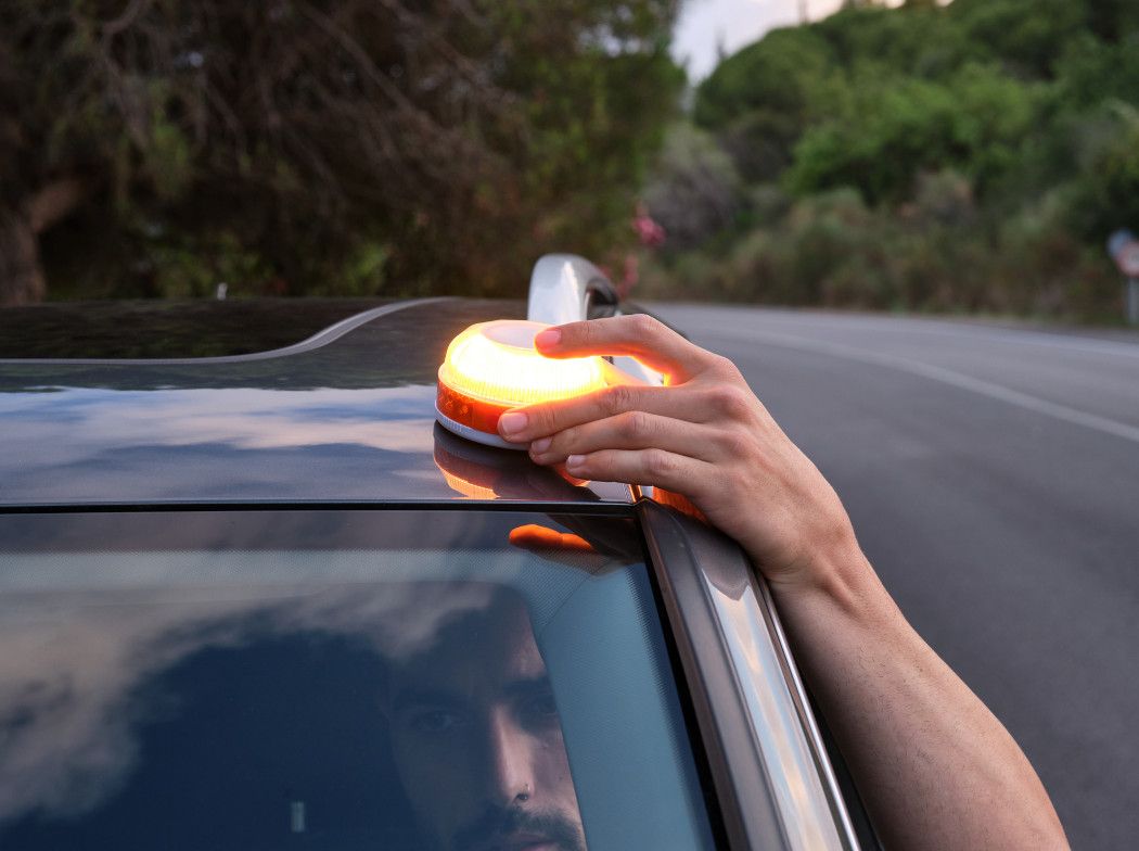 Spain to give drivers grace period for mandatory V-16 emergency lights