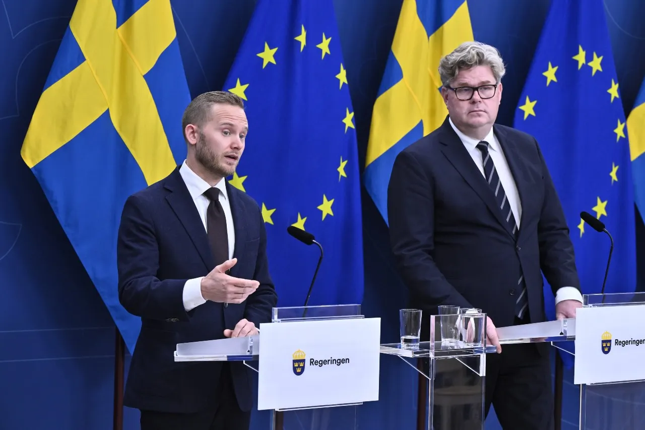 Sweden's government proposes stripping gang criminals of citizenship