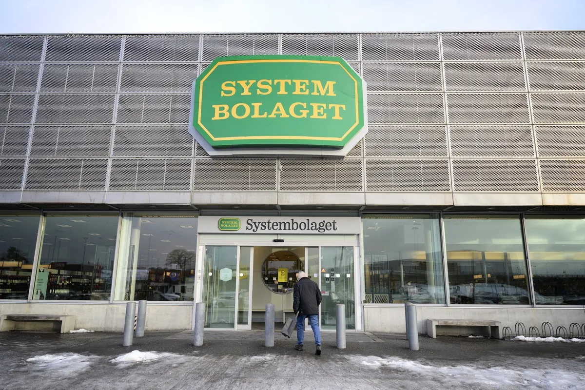 When can you buy alcohol in Sweden over the holidays?