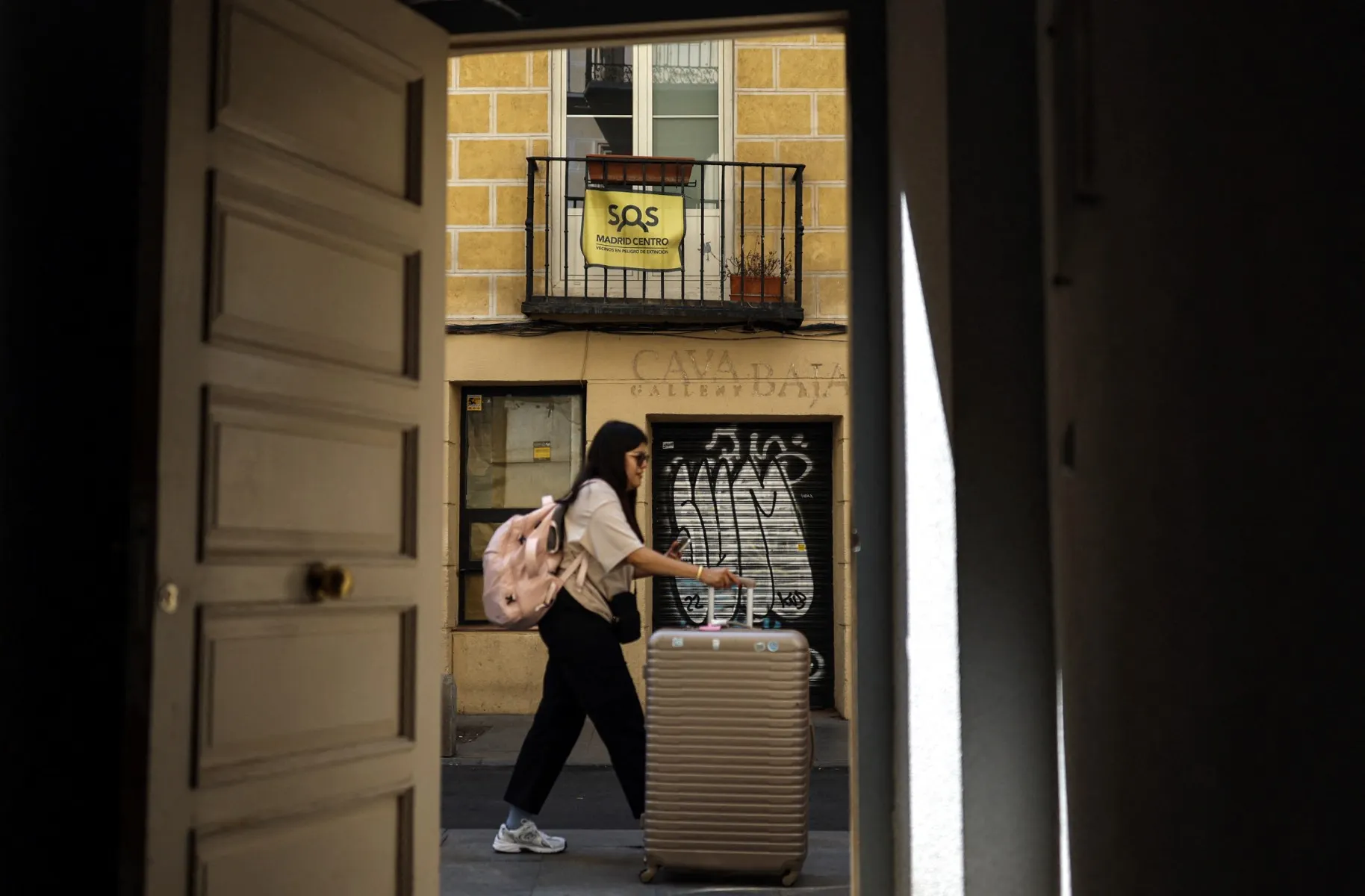 What are the rules and tax implications of house swapping in Spain?