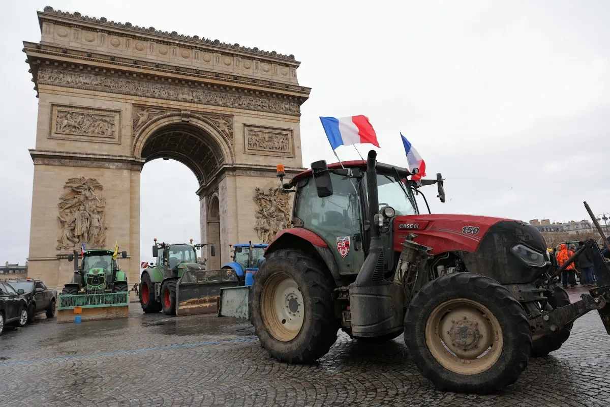 Inside France: Tractor convoys, skiing in La Rochelle and ping pong