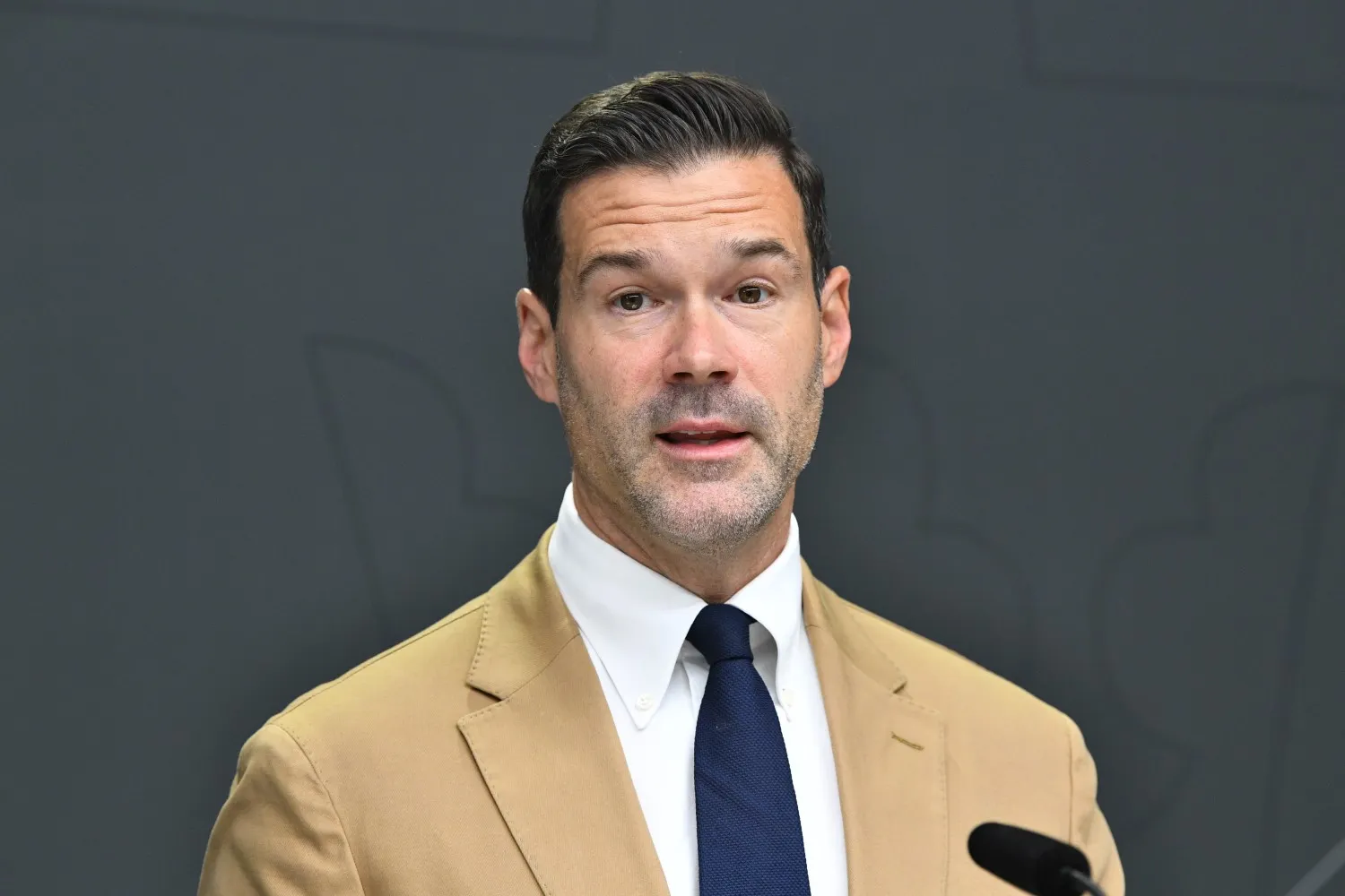 FACT CHECK: Will track changers really be able to return to Sweden after just 19 days?