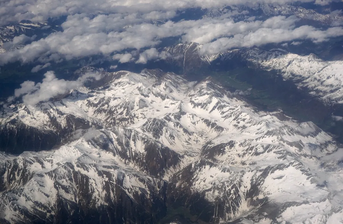 Austria avalanches kill two
