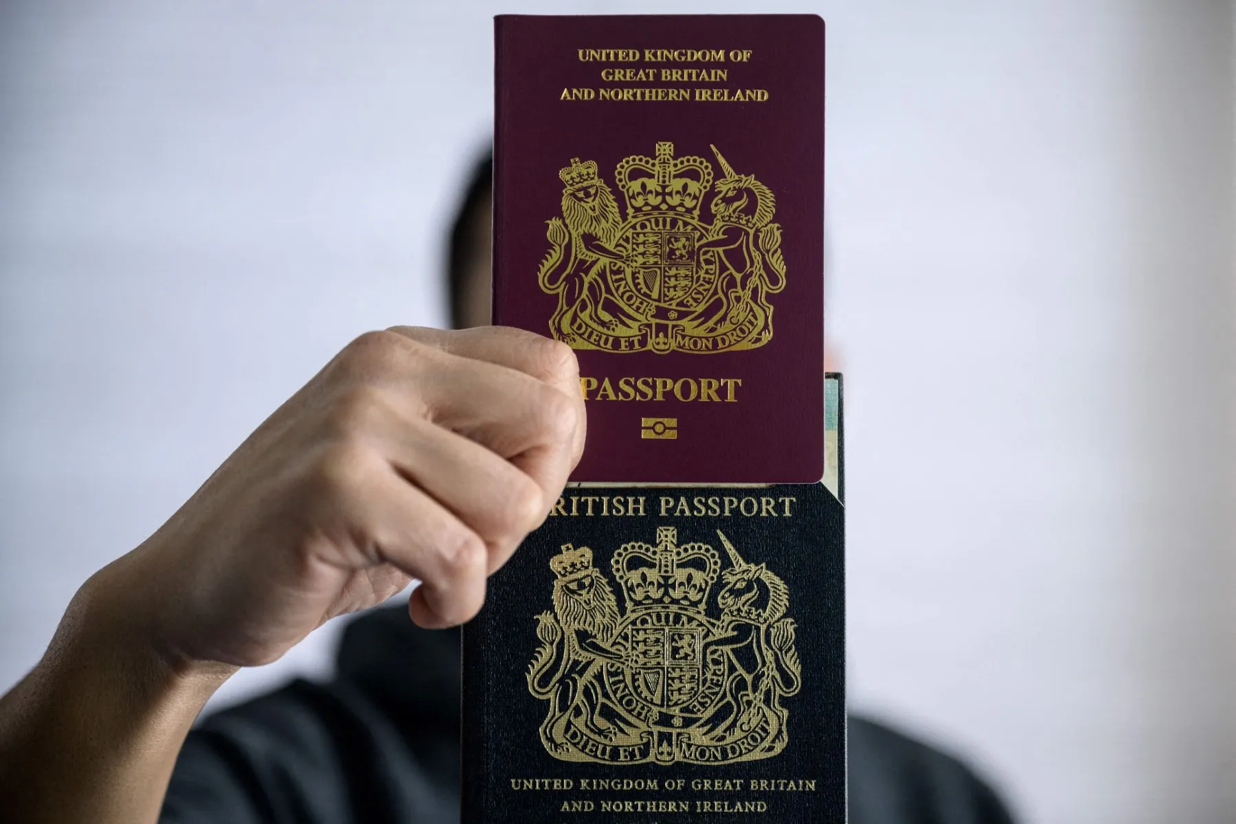 Can dual national Brits travel to UK without valid British passport after all?