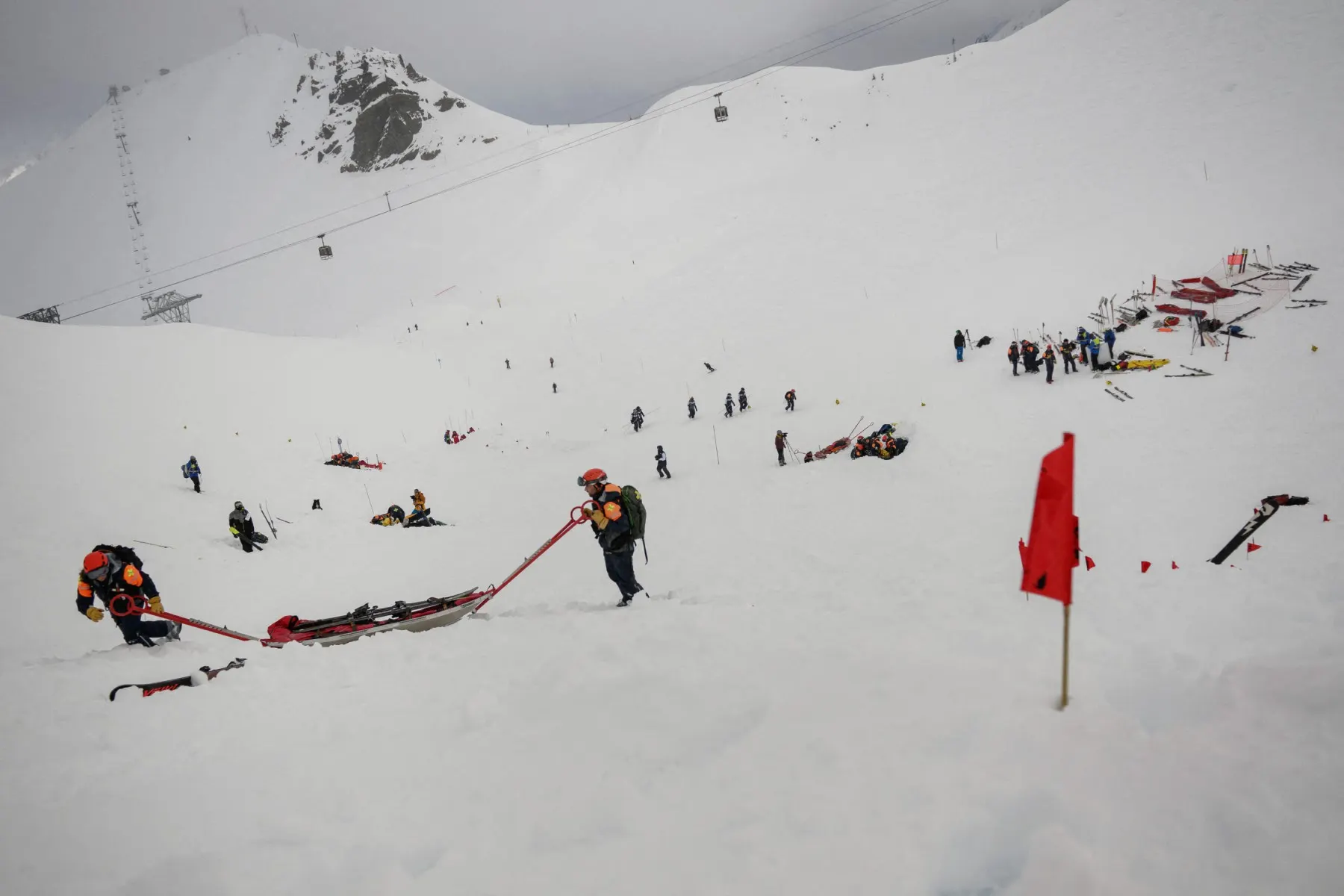 Three dead after avalanche in French Alps