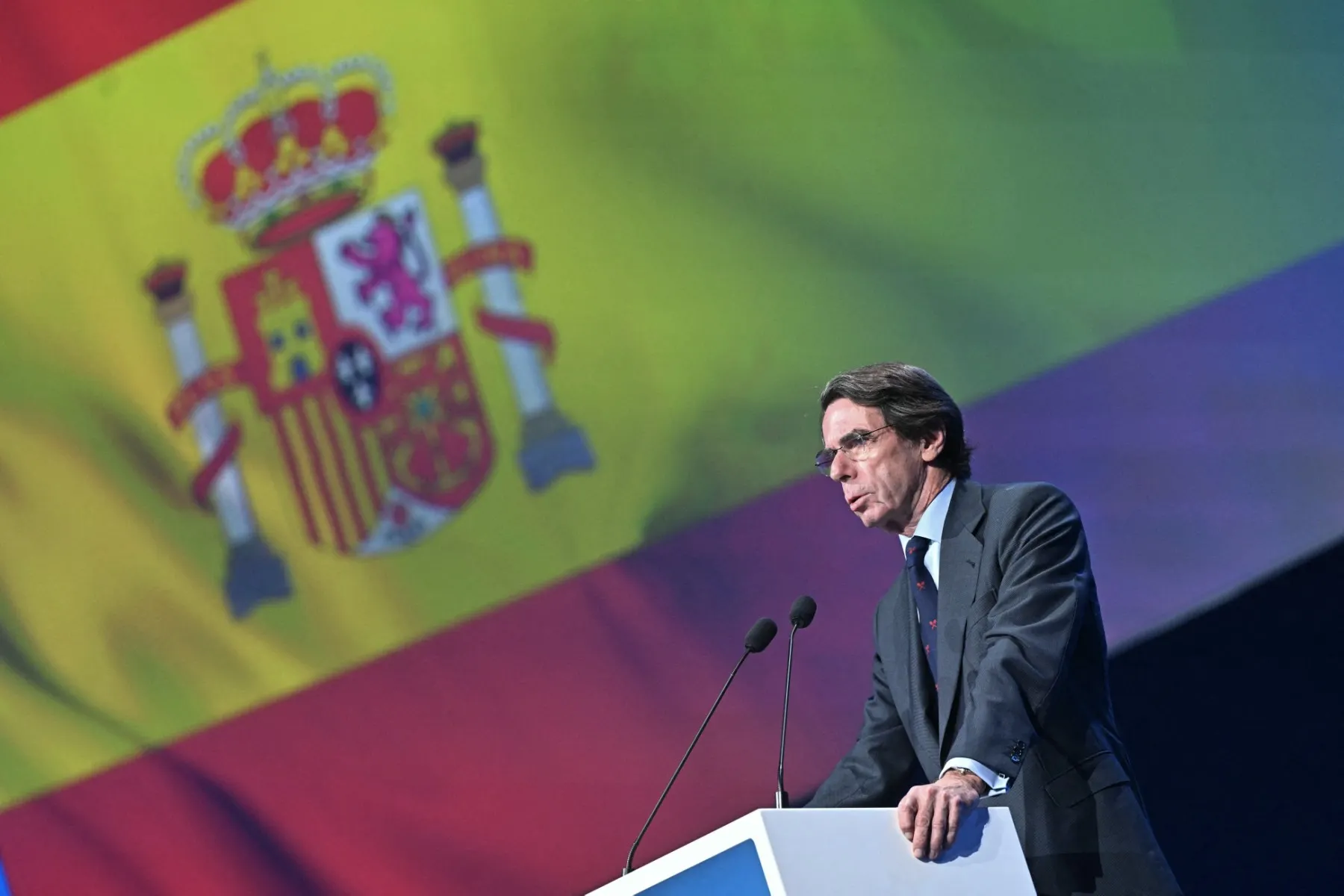 Which Spaniards are in the Epstein files?