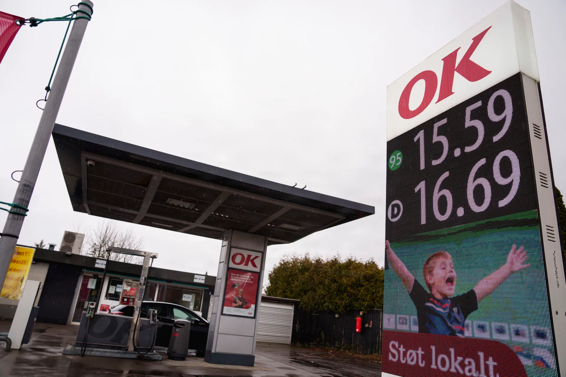 Can Denmark respond to soaring fuel prices without a government?