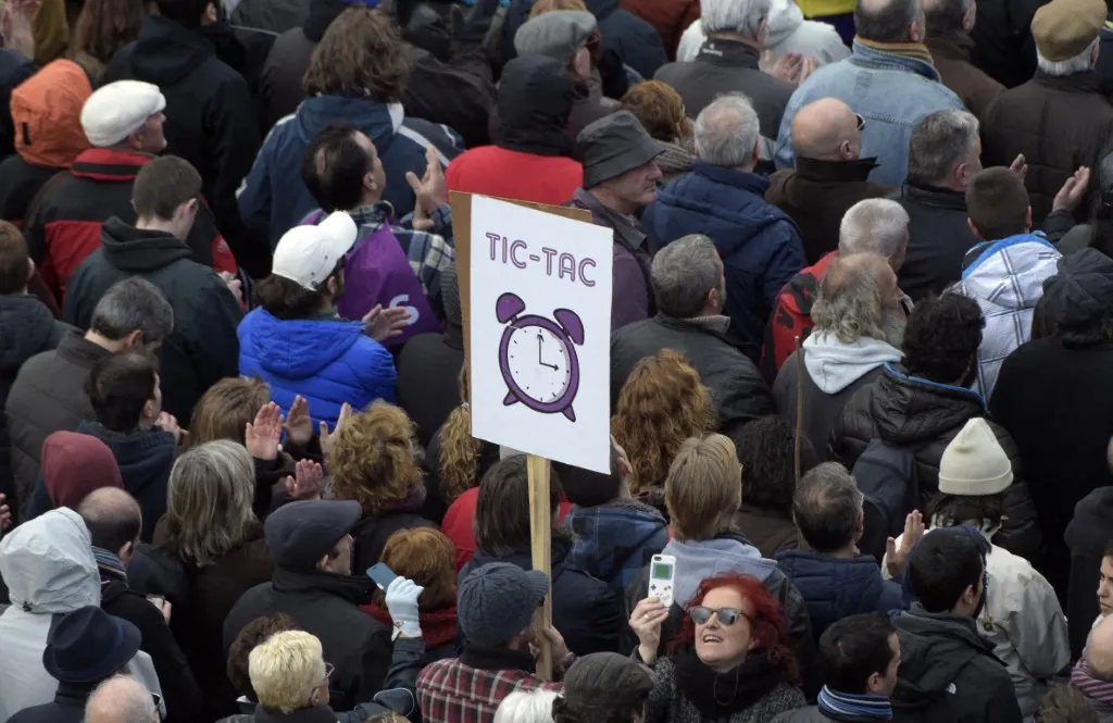 When do the clocks change next in Spain in 2026?