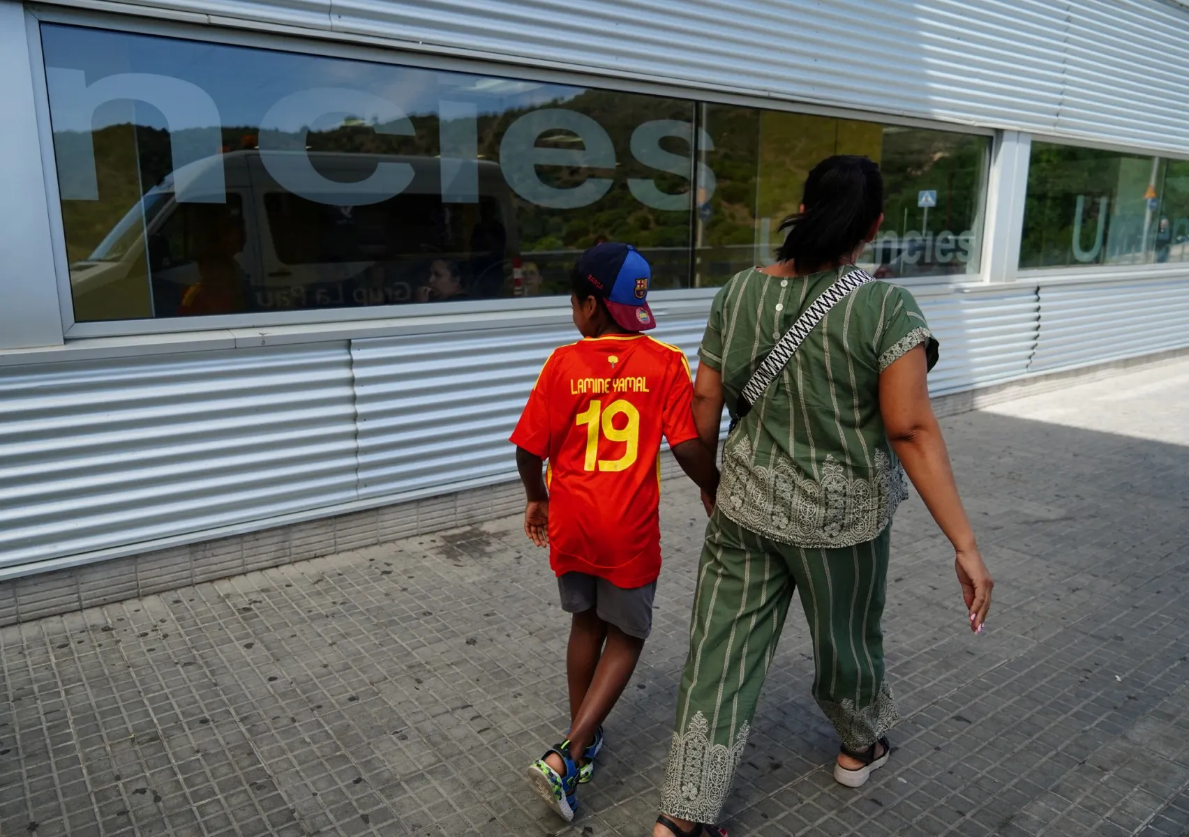 Spain to expand healthcare access to undocumented migrants