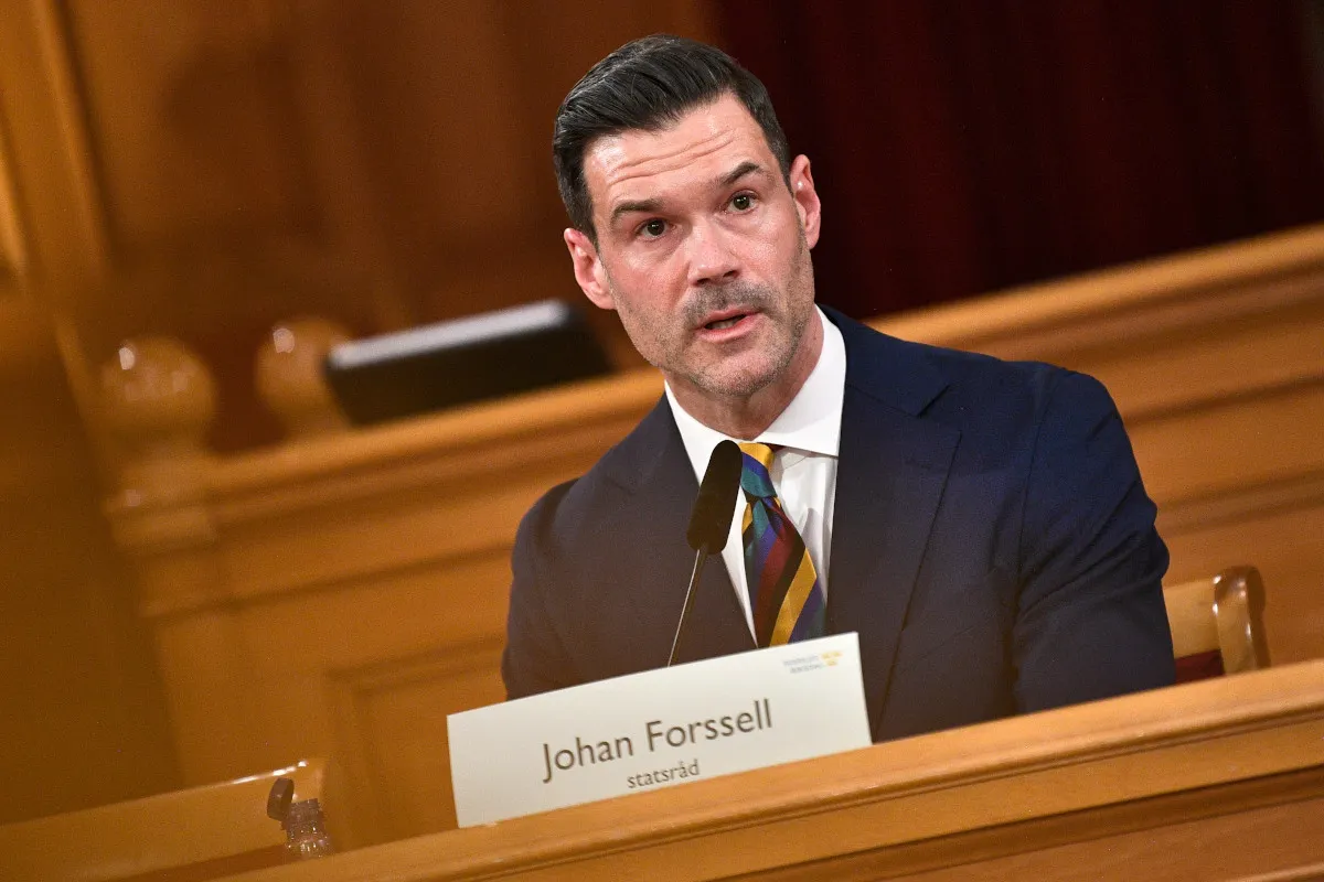 Swedish migration minister doesn't rule out meeting citizenship campaigners