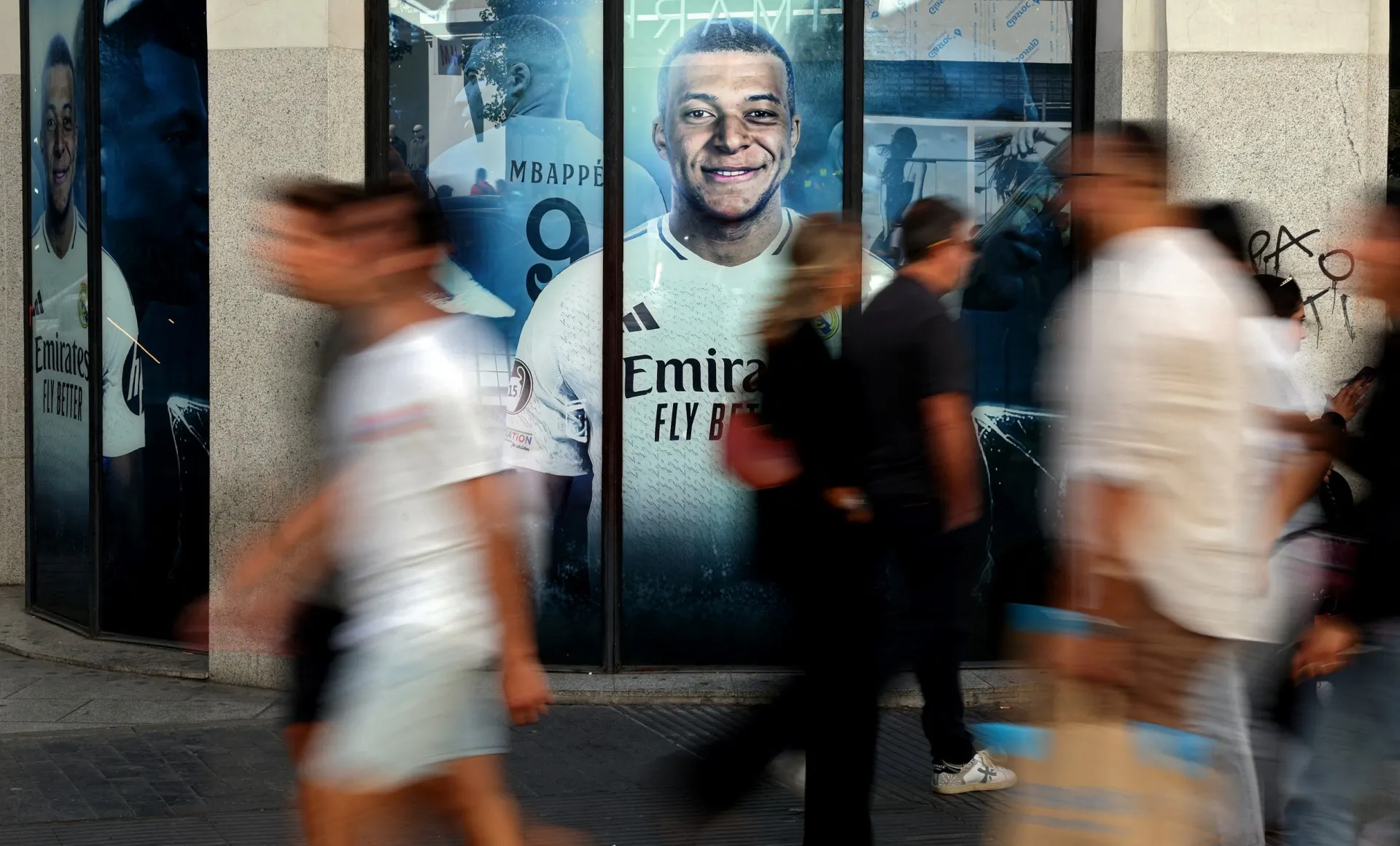 Young South American footballers scammed and abandoned in Spain