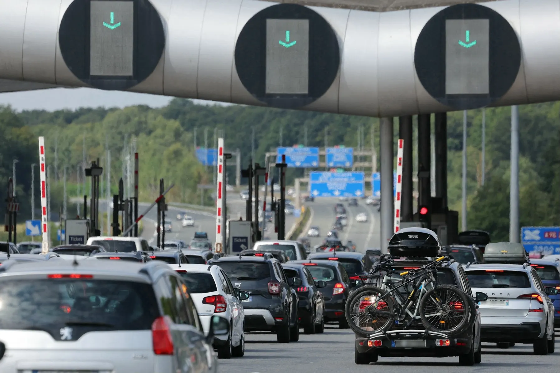 
            French class-action lawsuit over motorway péage charges
        