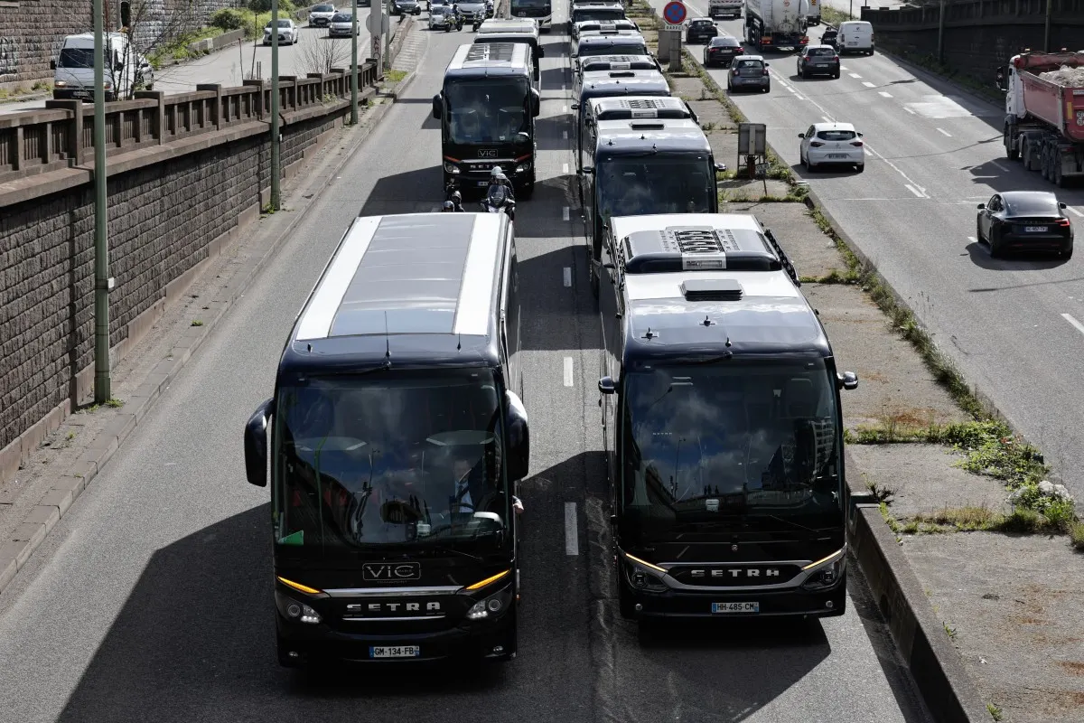 
            French truckers suspend blockades over 'progress' in talks on fuel prices
        