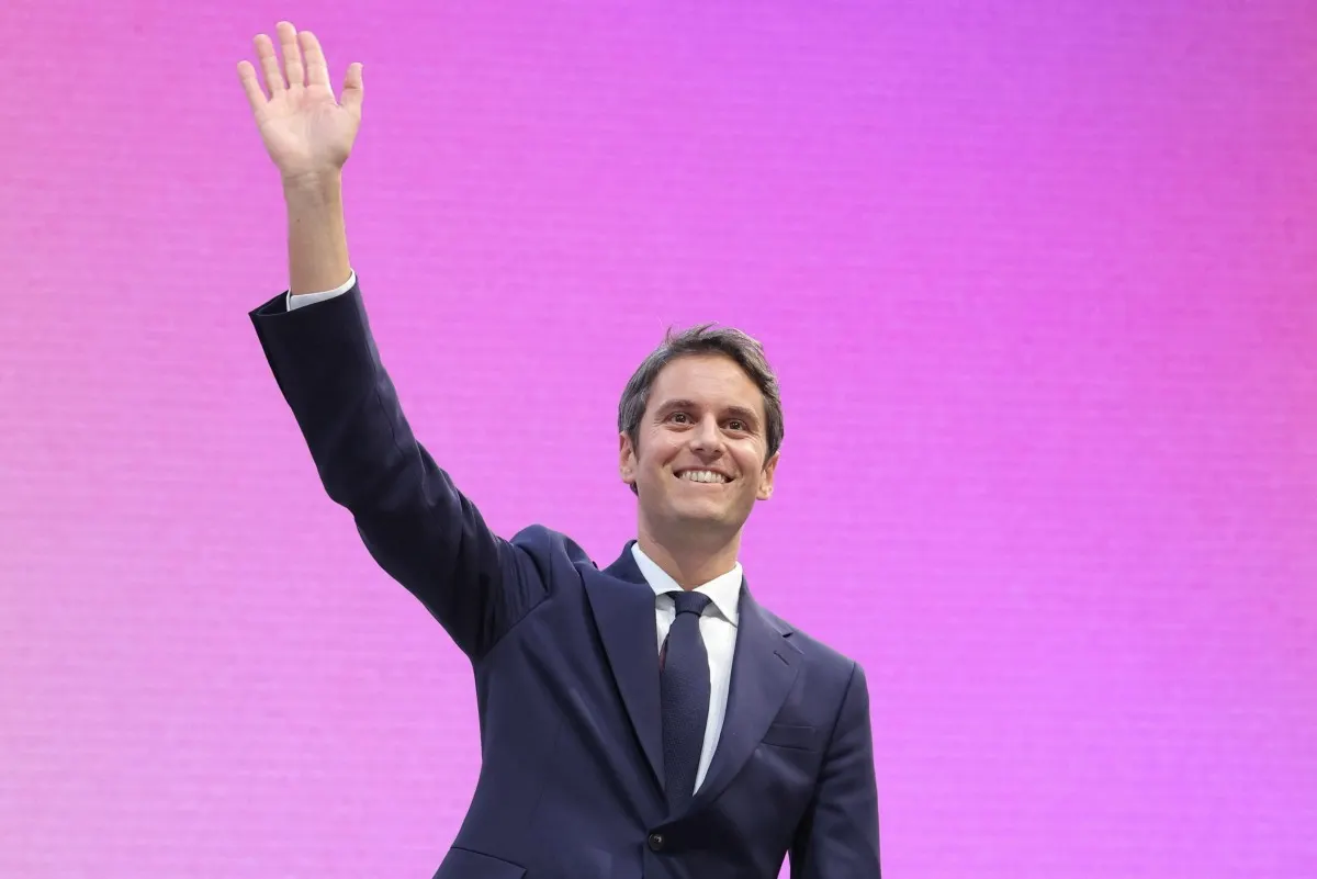 French presidential hopefuls put romance on the ballot