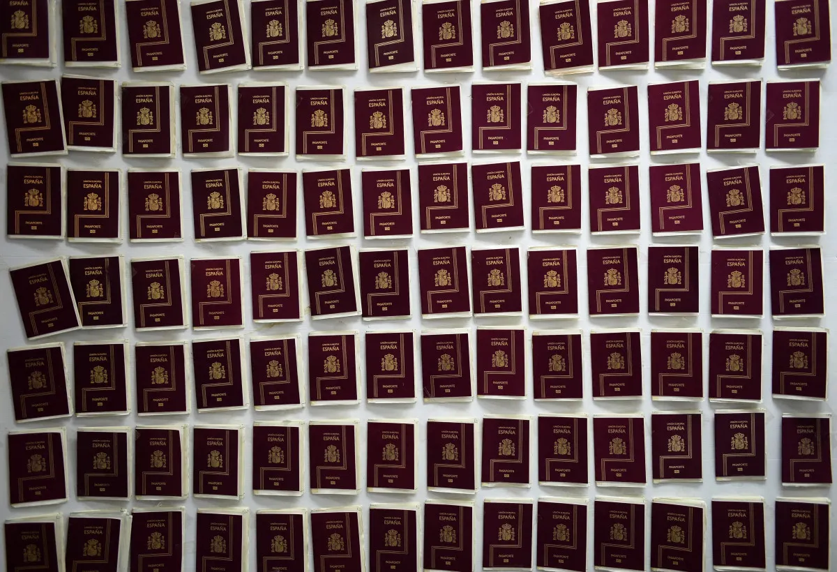 Spain grants citizenship to 300,000 foreigners in one year
