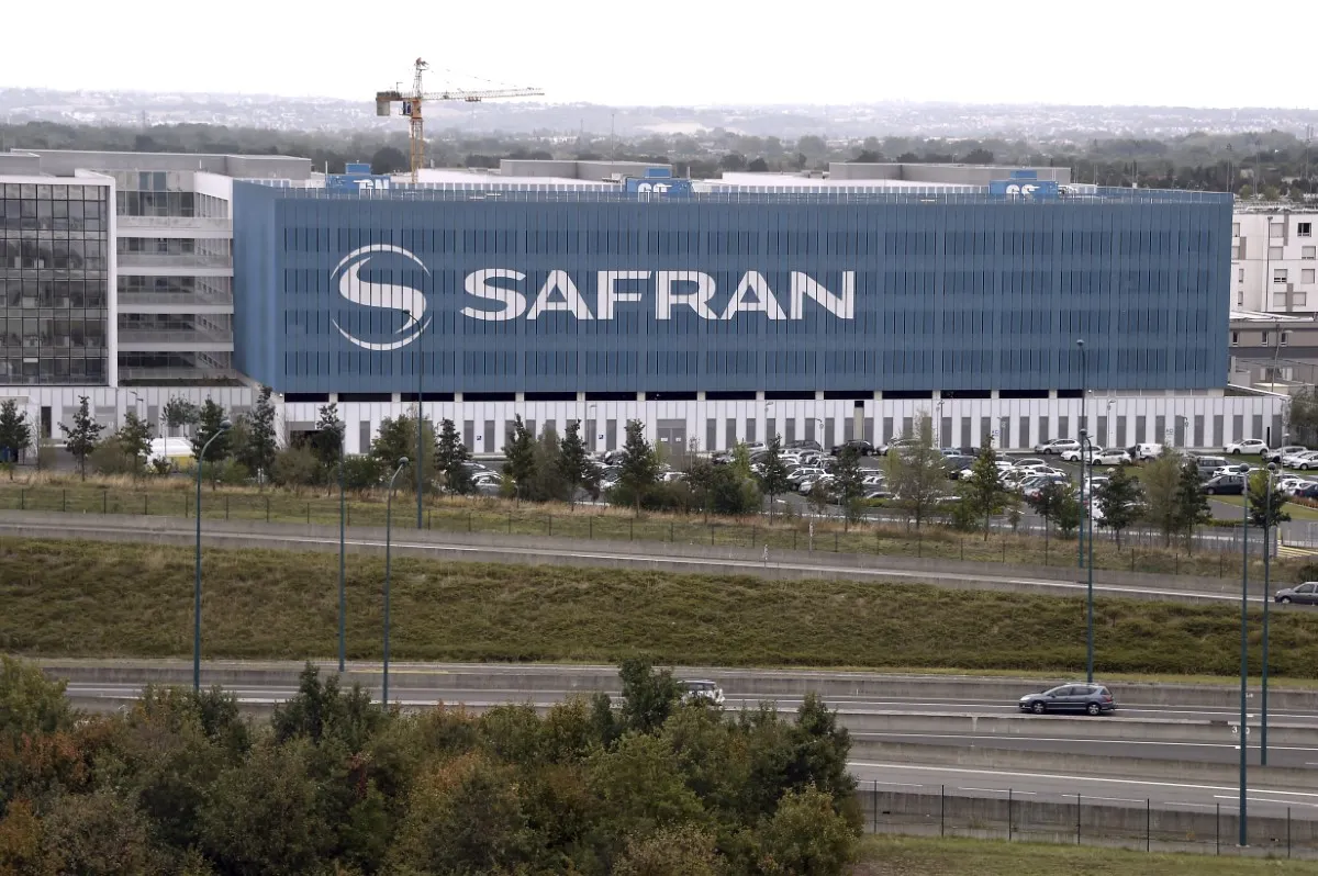 
            Two severely wounded in explosion in aerospace factory in south-west France
        
