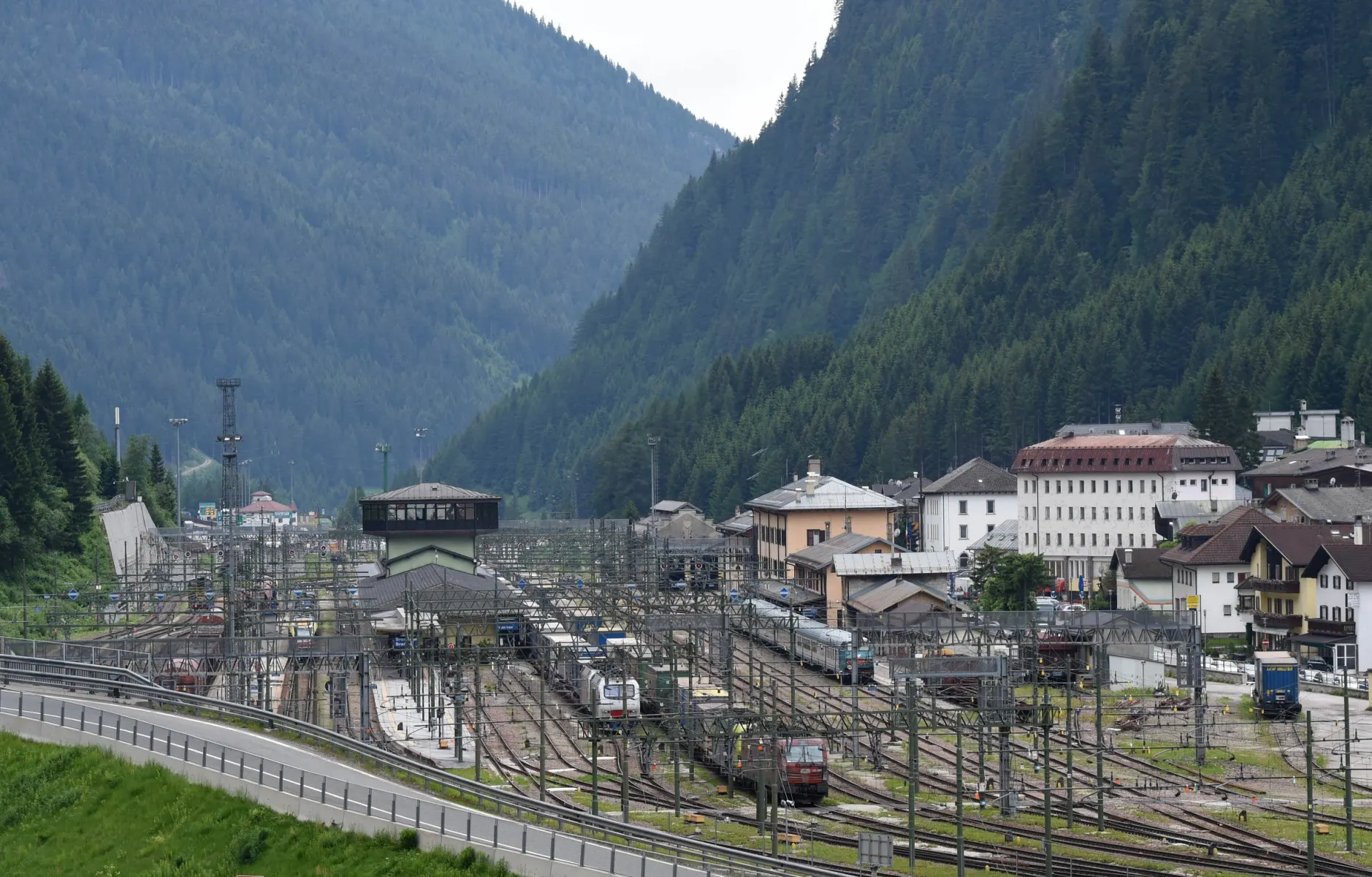 Austria protest to shut key European highway