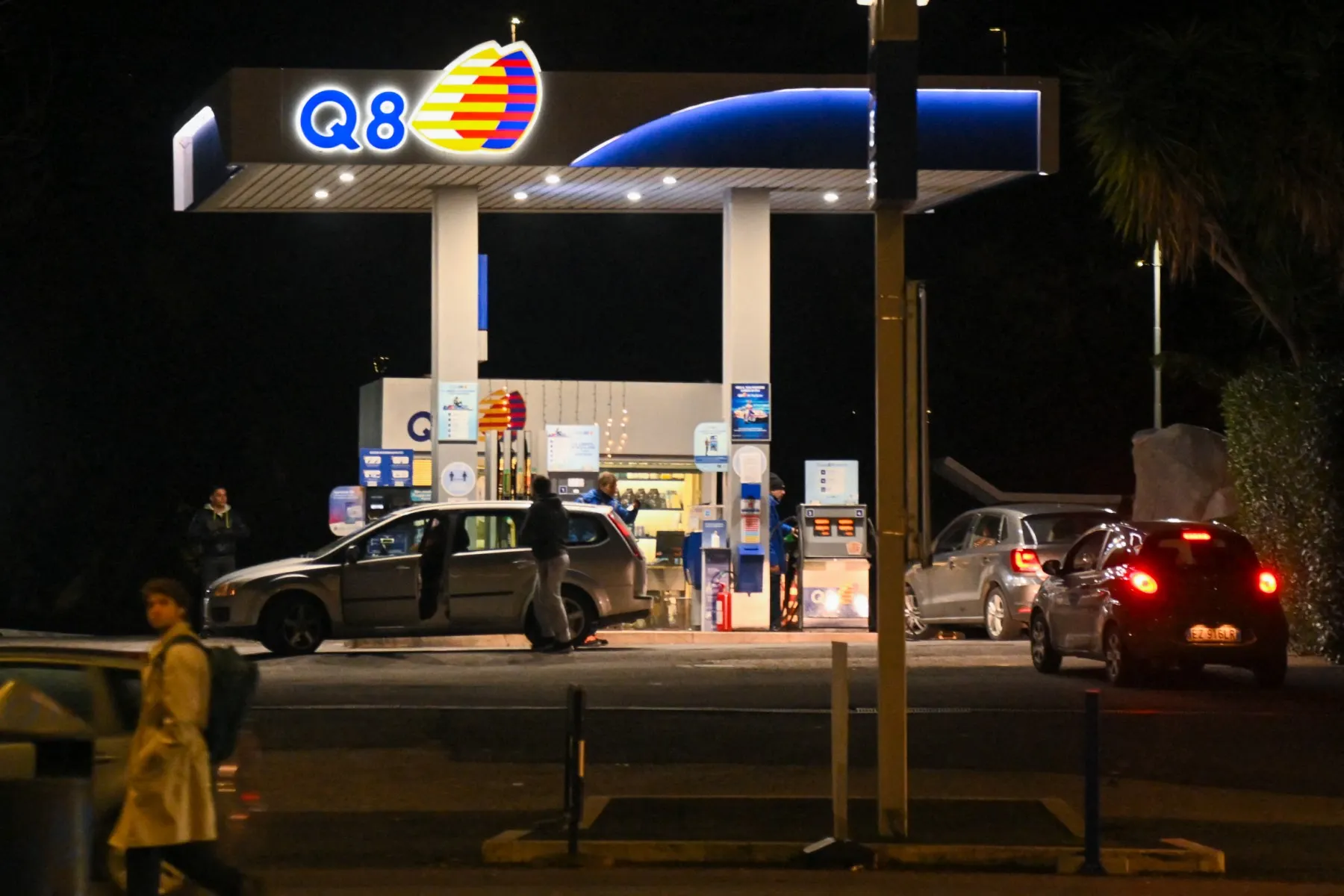 Italy extends fuel excise tax cuts
