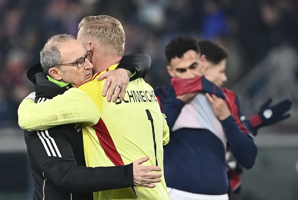 Danish footballer Schmeichel hangs up gloves due to injury