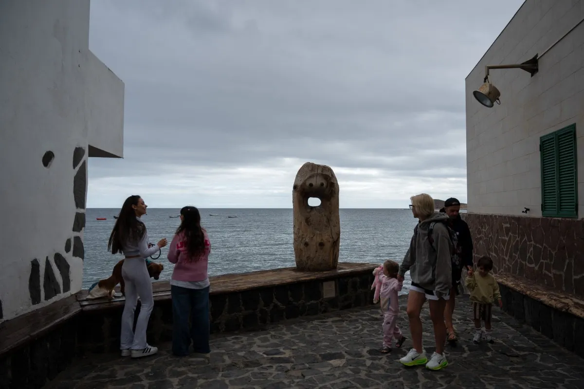 Covid flashbacks haunt Spain's Canary Islands as hantavirus ship docks