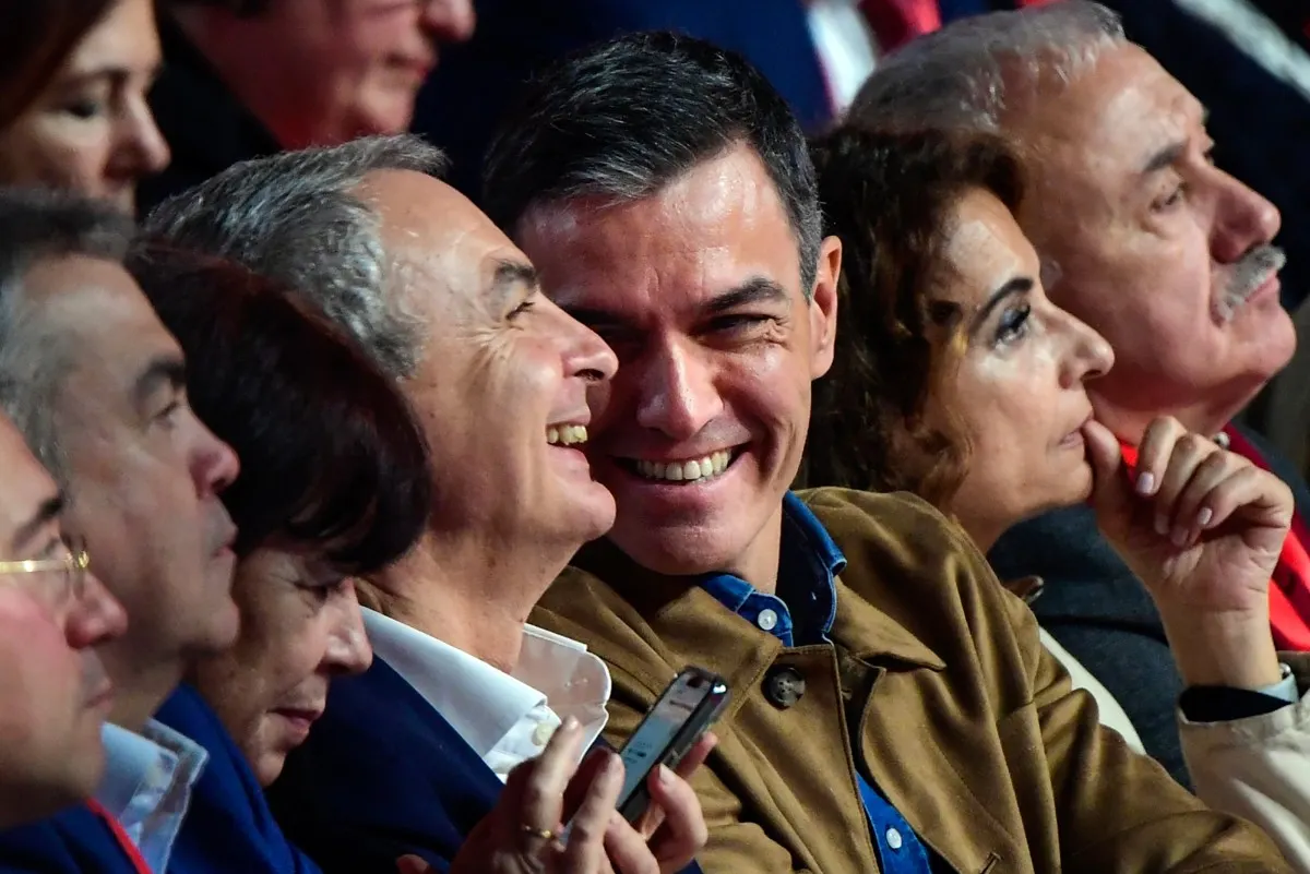 Spain's PM gives 'full support' to predecessor targeted in corruption probe