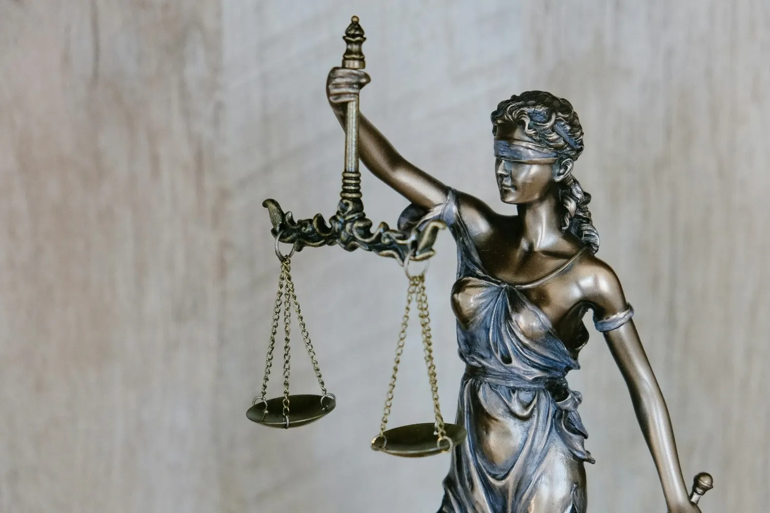The legal options for foreigners in France when residency permit renewals are blocked
