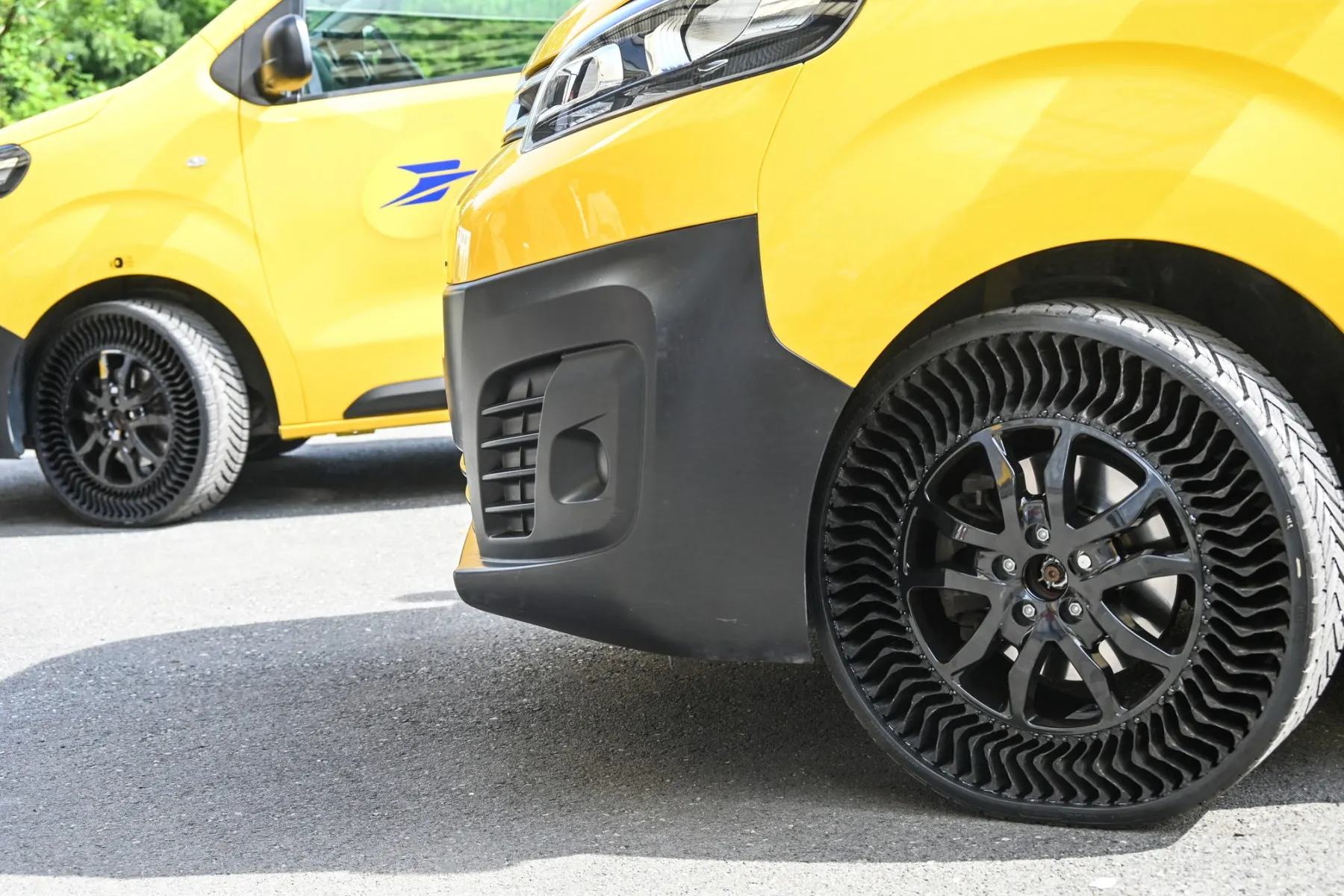 France's La Poste slammed for use of English phrase on vans