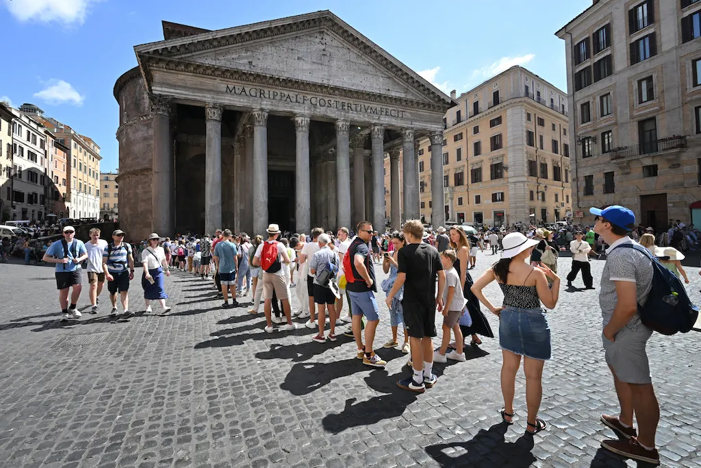 Fee hikes and group sizes: New rules impacting tourists in Italy this summer