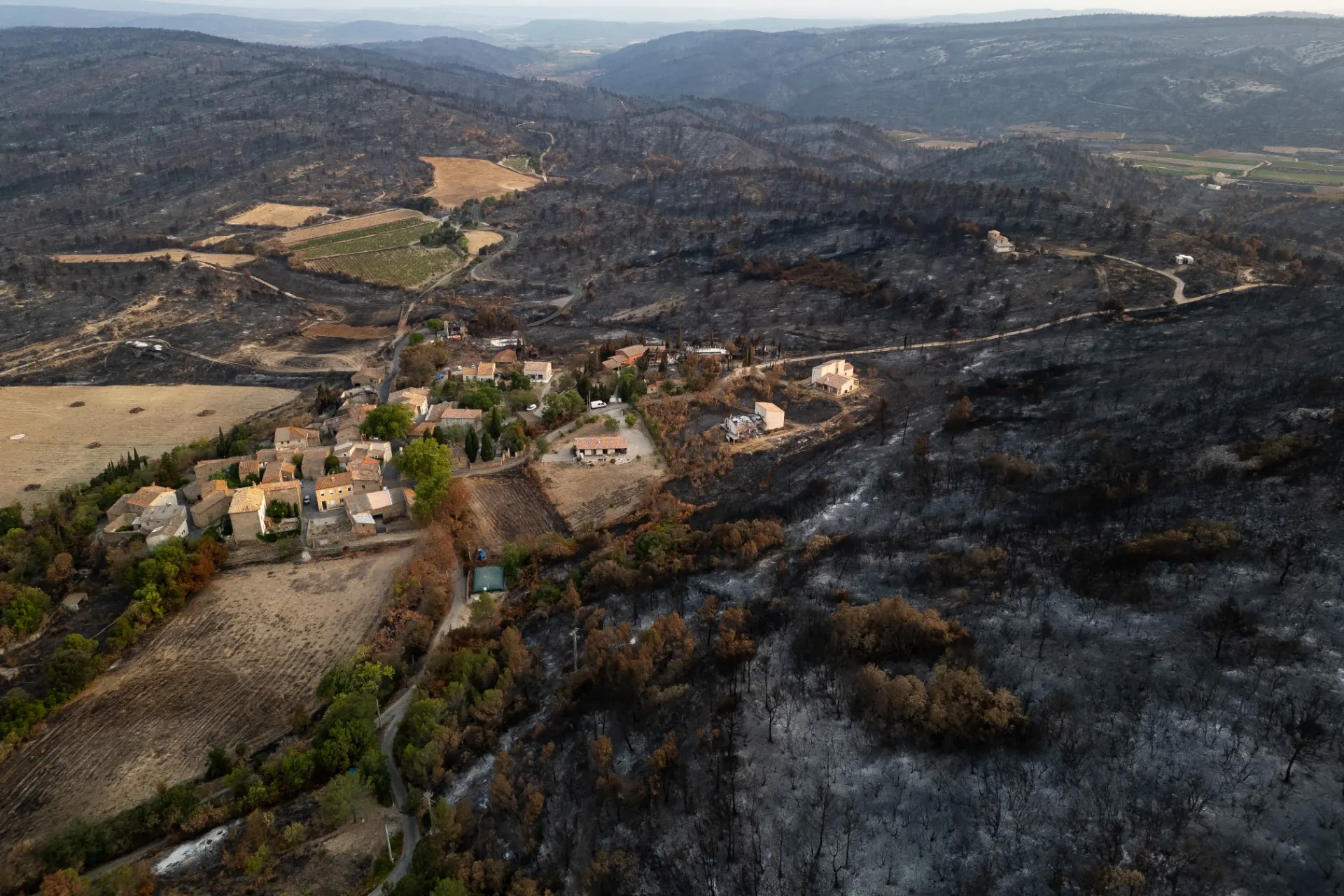 Wildfire risk rises across France: Which dรฉpartements are on alert?