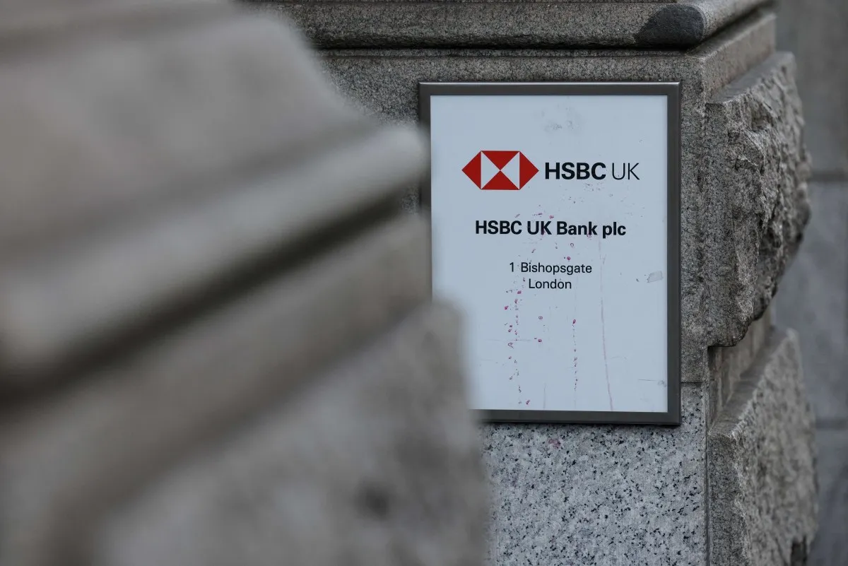 Reader question: What should I do if I have never declared my foreign bank accounts in France?