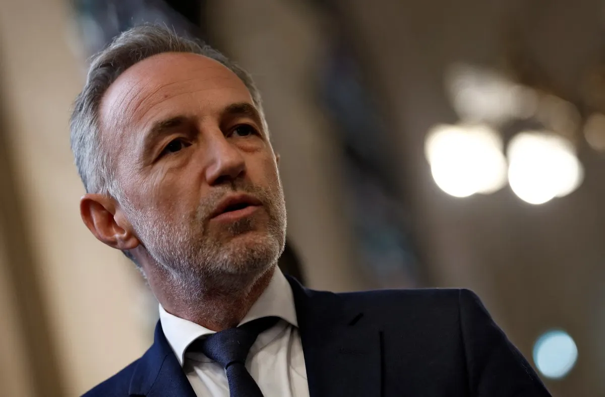 Paris awards honorary citizenship to Palestinian civilians and journalists