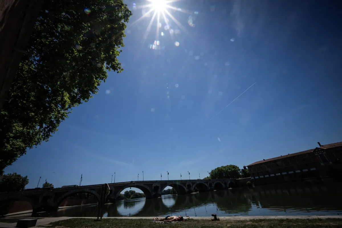France's CO2 emissions fell more than expected in 2024 and 2025