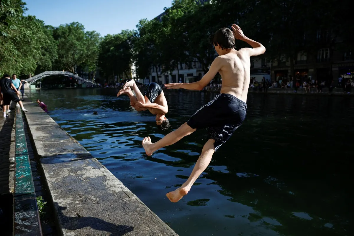 France braces for heatwave with canal swimming allowed in Paris