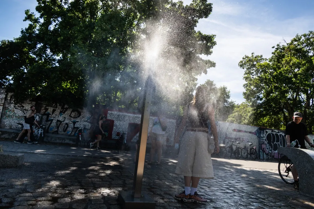 Events cancelled, records loom as temperatures peak in Germany