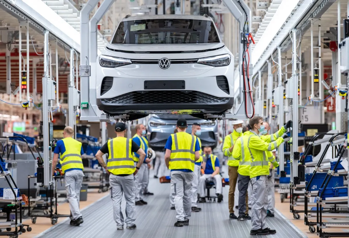 Volkswagen reportedly weighing more large-scale job cuts