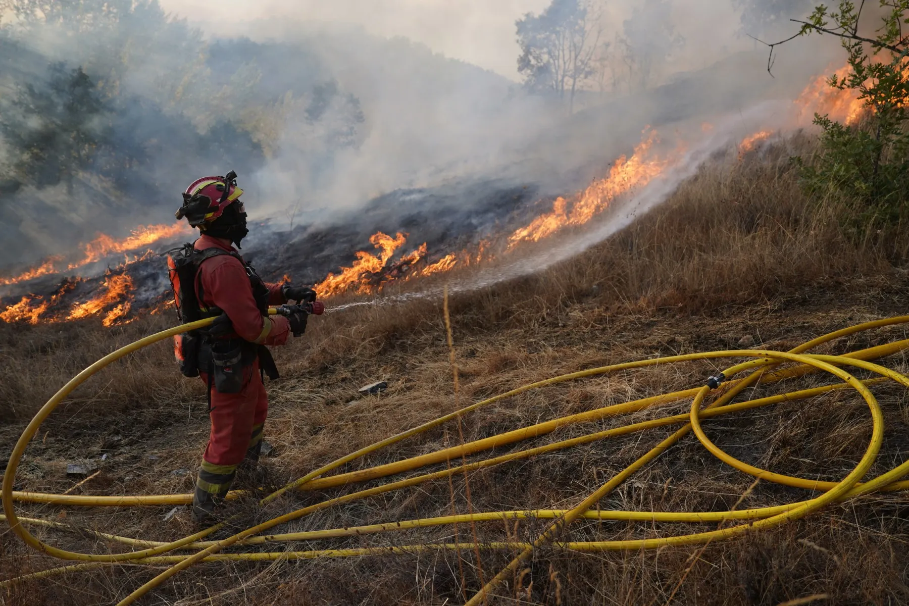 Wildfire menaces Spain's Costa Brava tourist hotspot