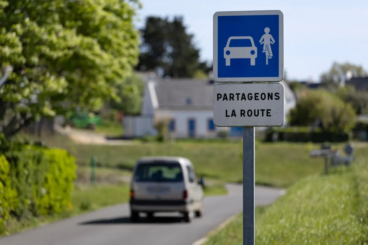 EES, health insurance and tea: 6 essential articles for life in France