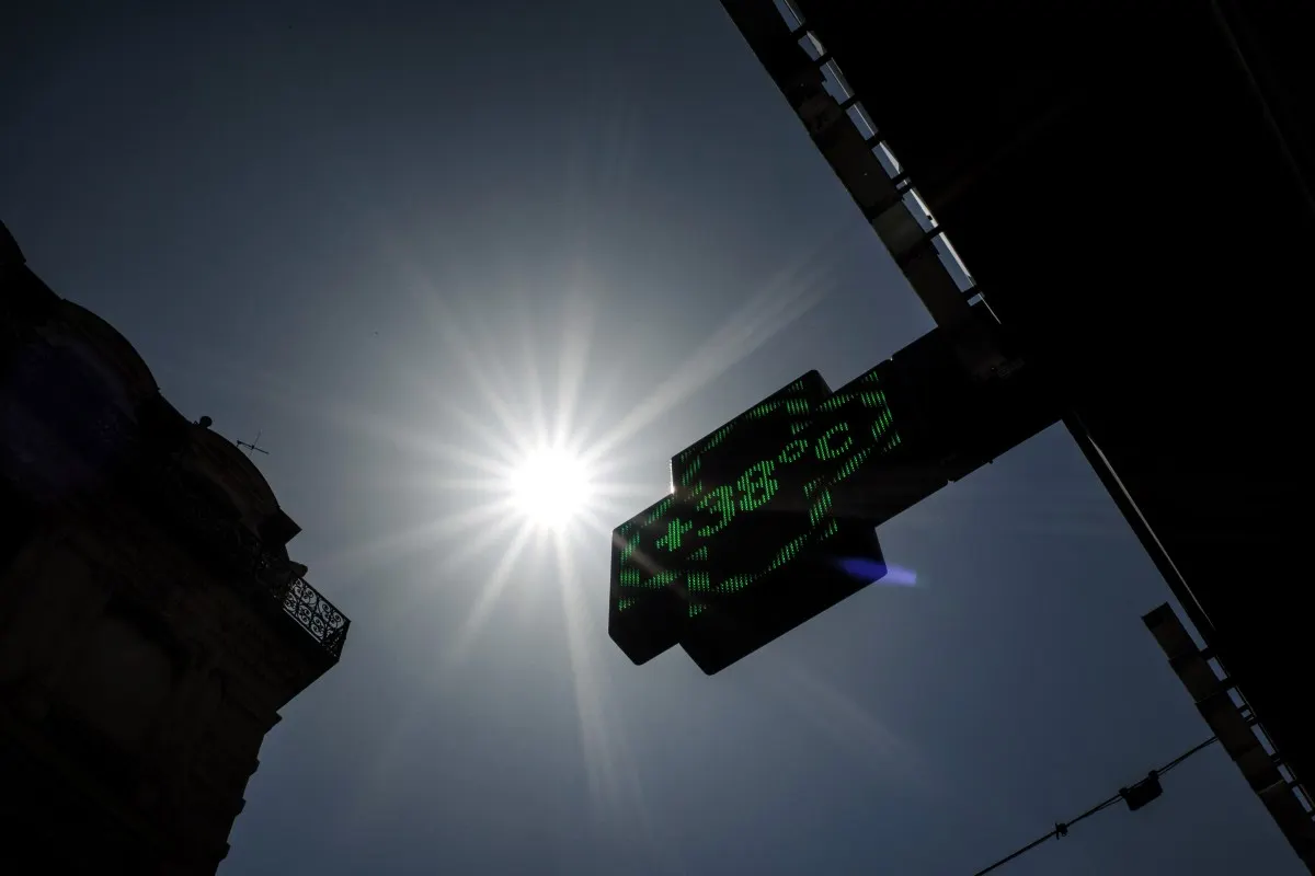 The next heatwave, wildfires and doorbell cameras: 6 essential articles for life in France
