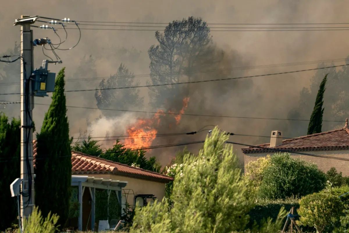 LATEST: Six départements still on red alert for wildfires in France
