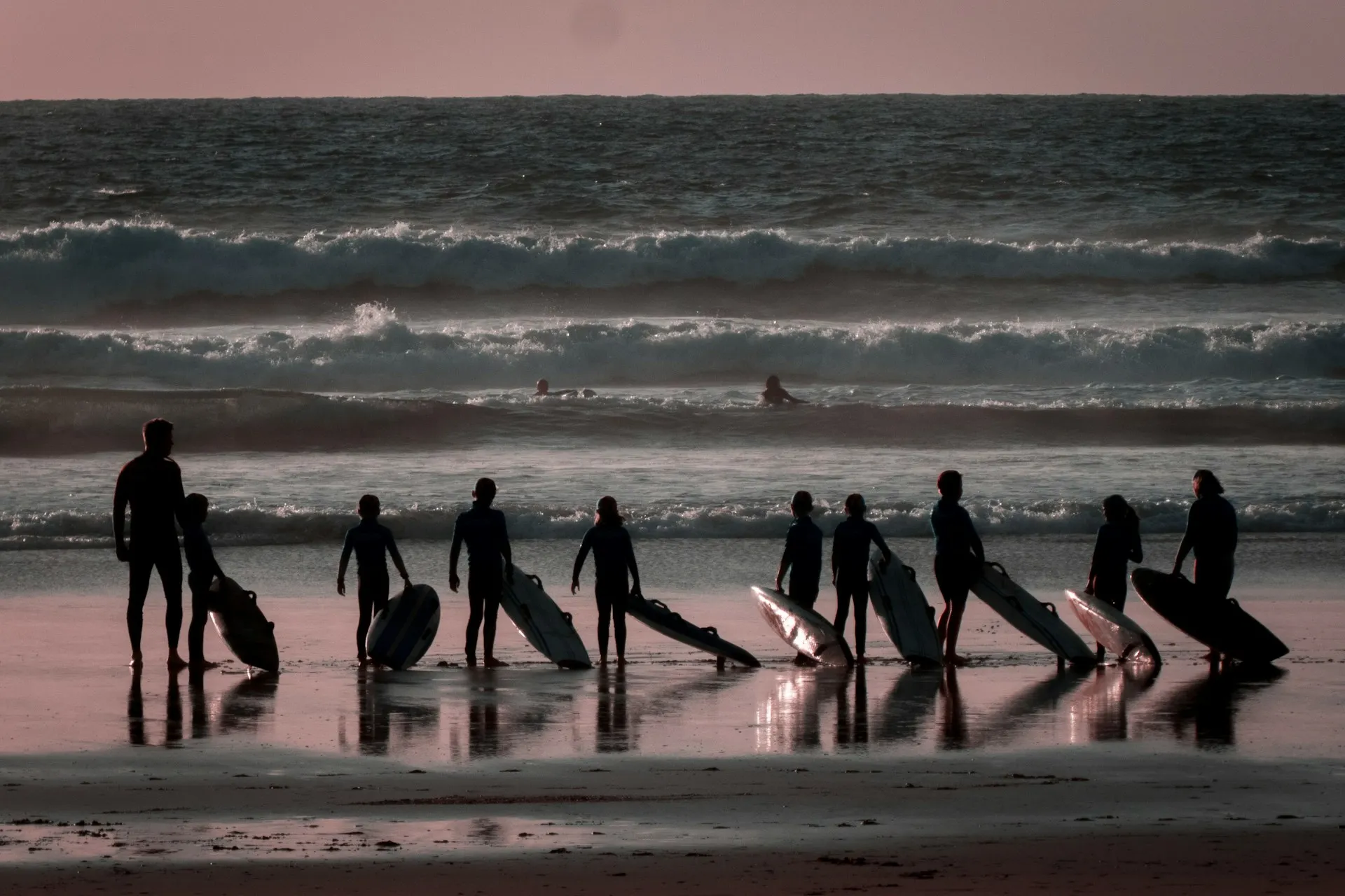 EXPLAINED: The rules for setting up a surf school in Spain