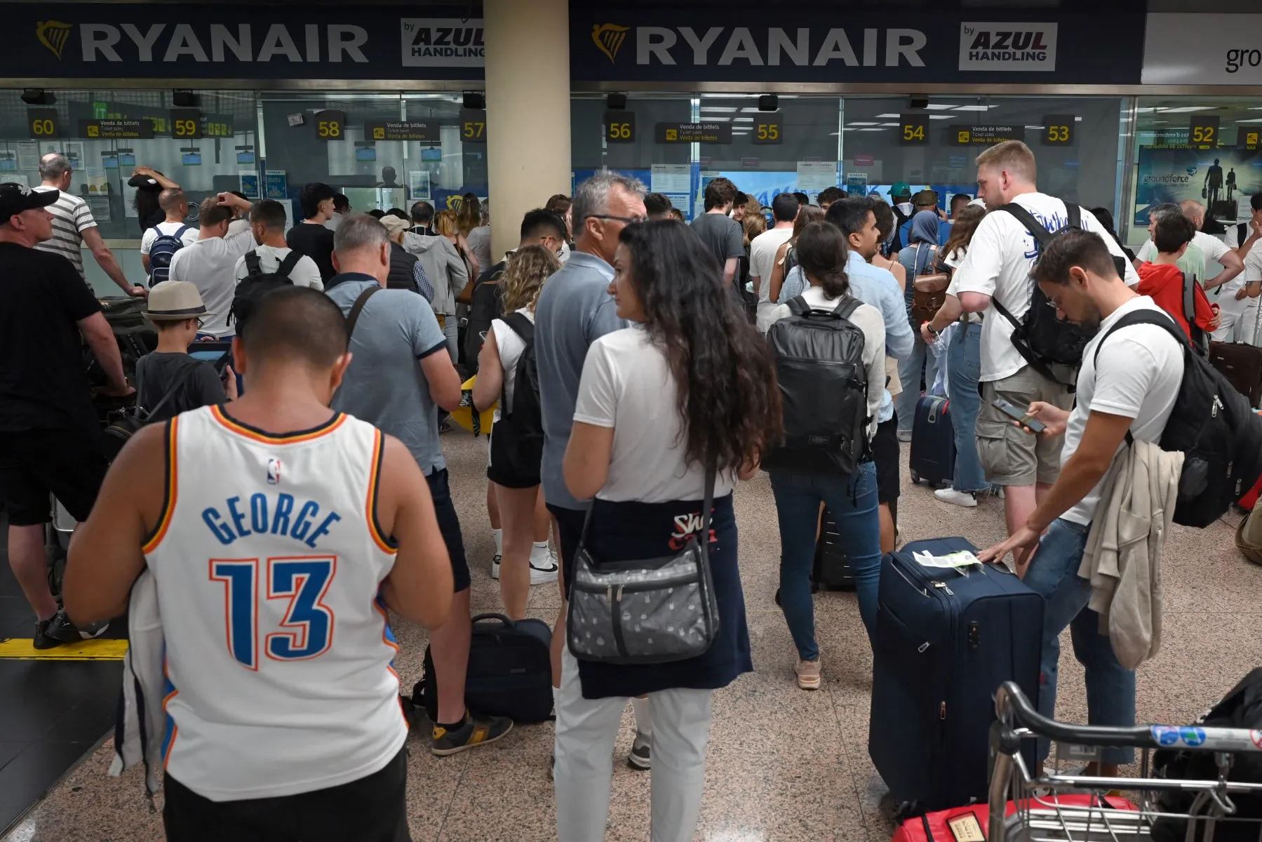 Barcelona airport strike kicks off with 20 flights cancelled