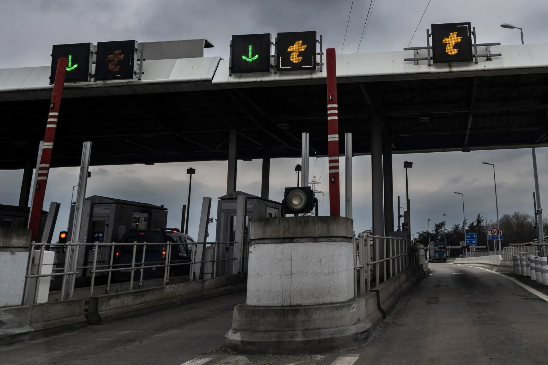 British family stopped in eastern France after months allegedly dodging motorway tolls