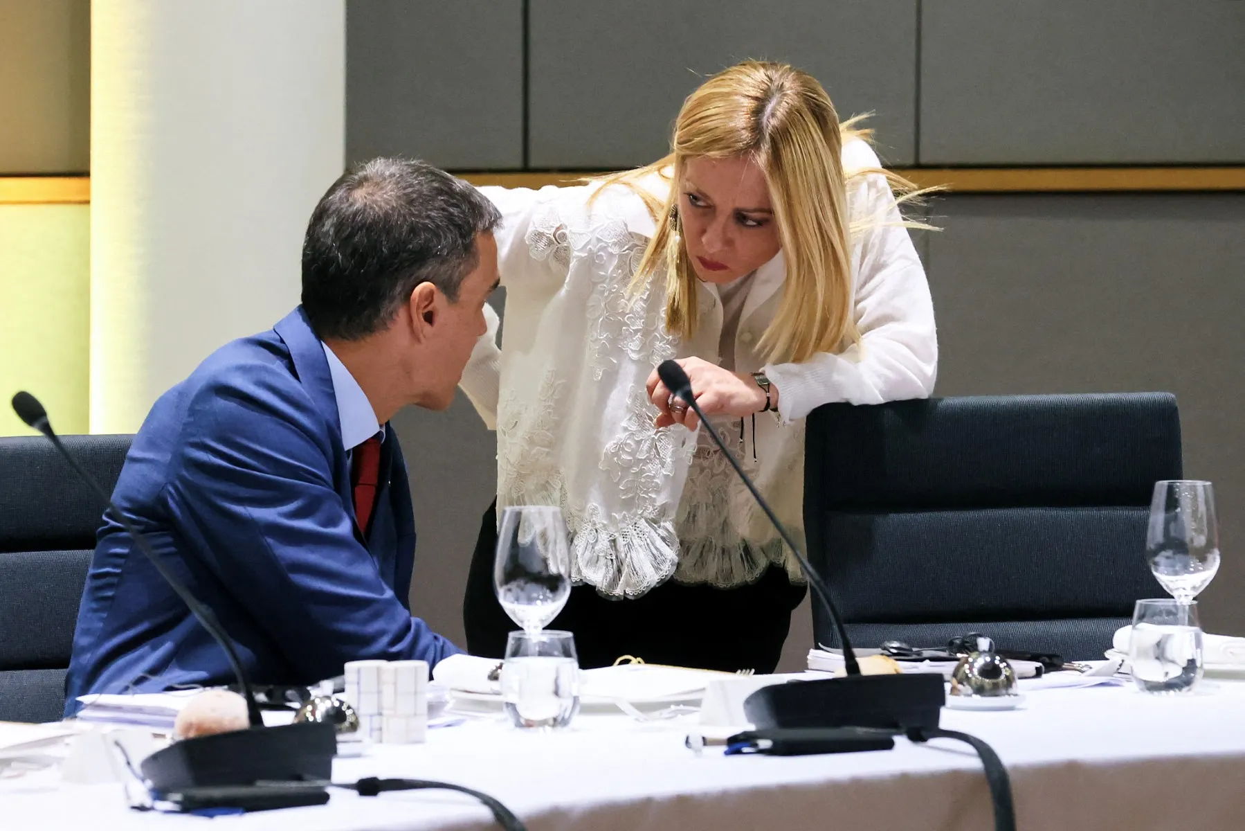Spain warns Italy of countermeasures if Schengen border checks kept