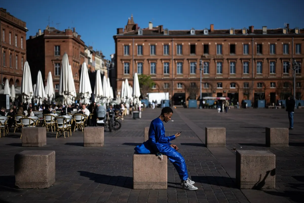 Why your inbox is full of French emails about pixels