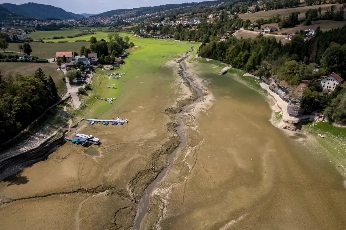Main property rules, water restrictions and emails: 6 essential articles for life in France