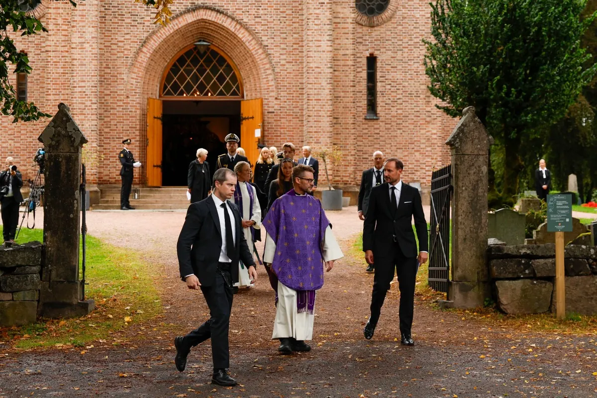Norway's churches hold services to late King Harald