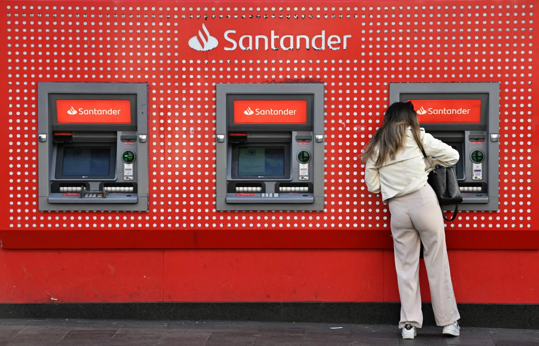 How Americans in Spain can benefit from international credit unions