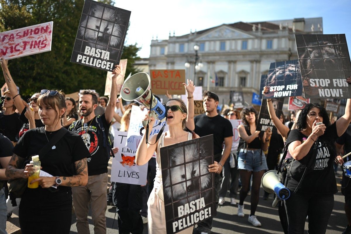 Hundreds rally against fur at Milan fashion week