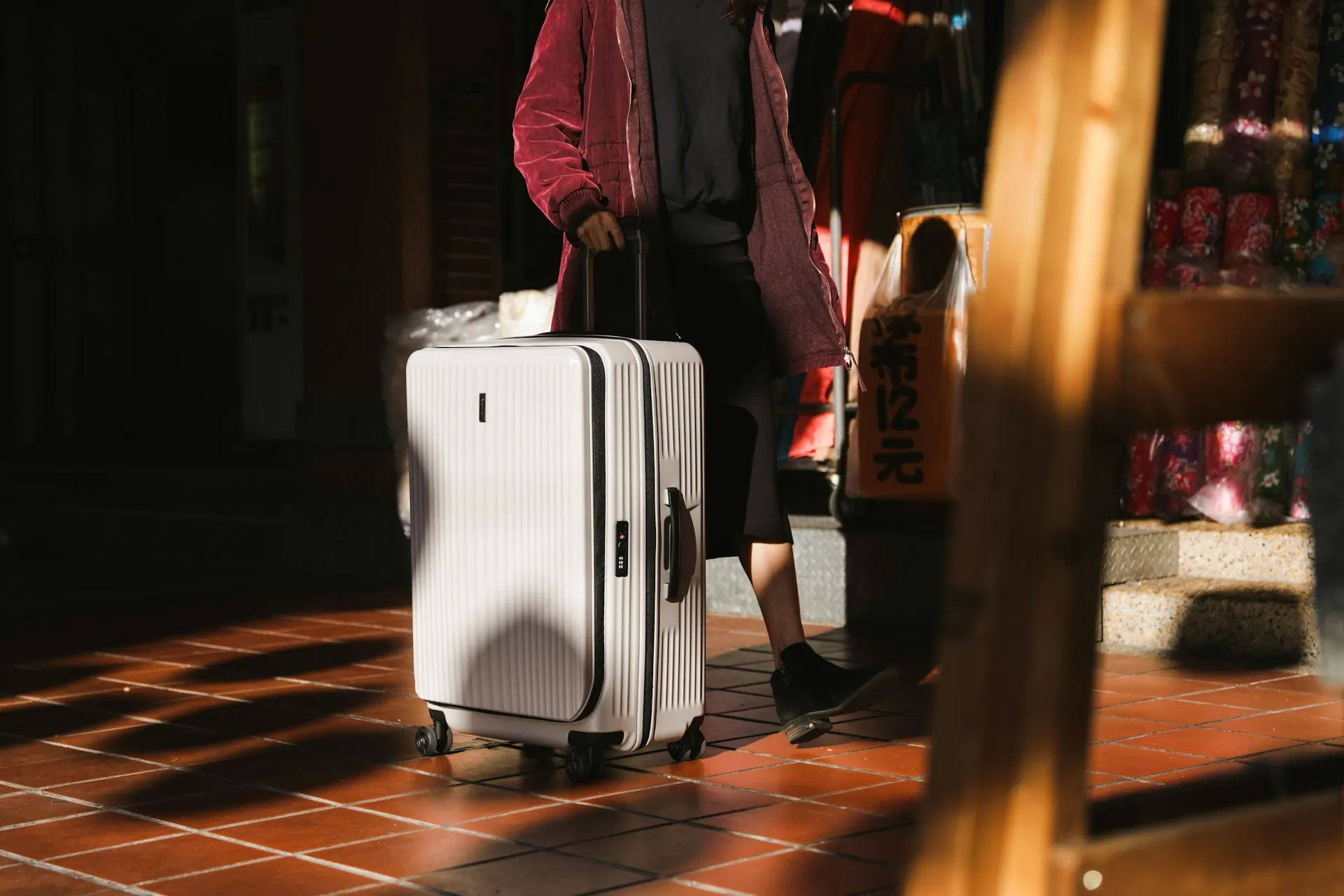 Who qualifies for financial aid for leaving Norway?